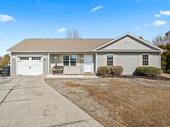 201 Michel Court, Hubert, NC 28539