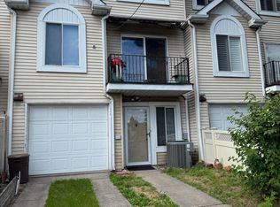 66 Tappen Ct, Staten Island, NY 10304