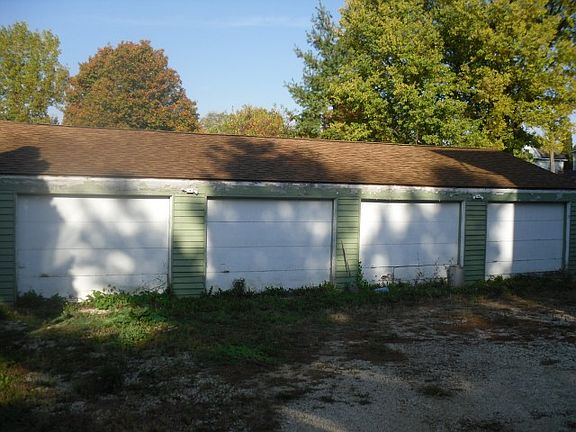 5th image of 319 Somonauk St