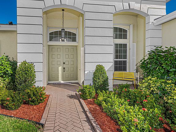 5th image of 345 SW Lake Forest Way