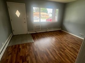 4913 W Columbus Dr, Oak Lawn, IL