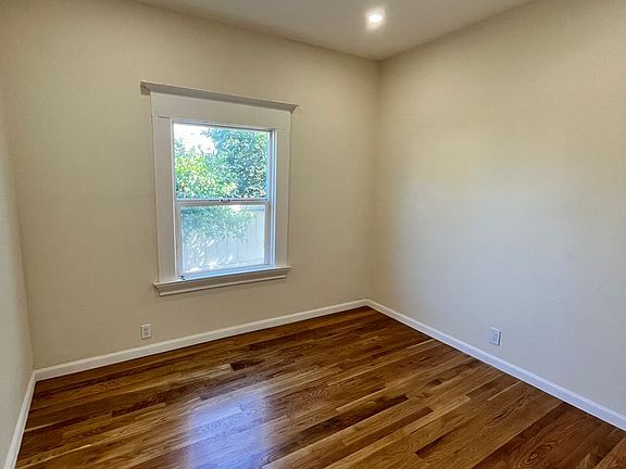 4th image of 1025-1027 E 17th St