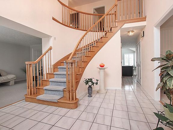 2nd image of 104 Kristen Ct