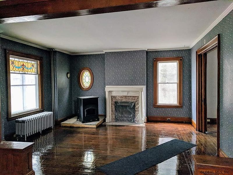 5th image of 83 W MAIN Street