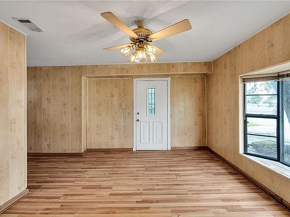 5th image of 3704 Colorado Ave