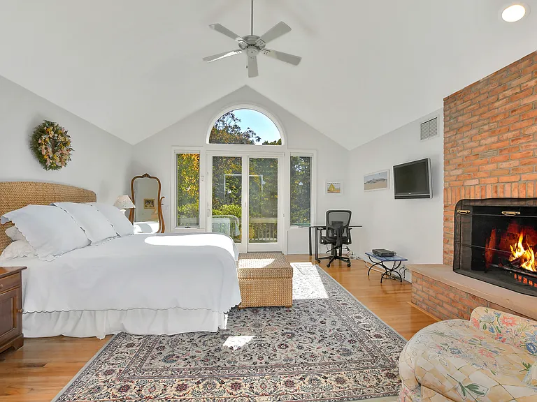 74 N Woods Ln — Photo 13