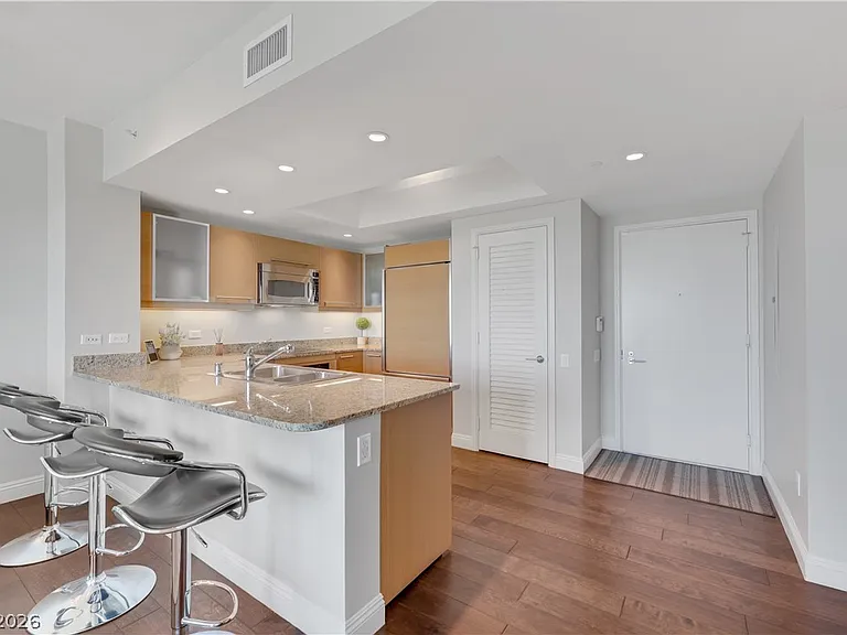 322 Karen Ave #2105 — Photo 13