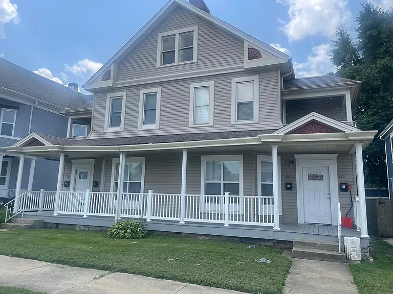 157-163 E Market St — Photo 2