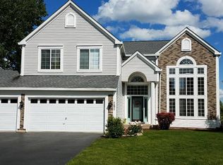 285 Aberdeen Dr, Algonquin, IL 60102