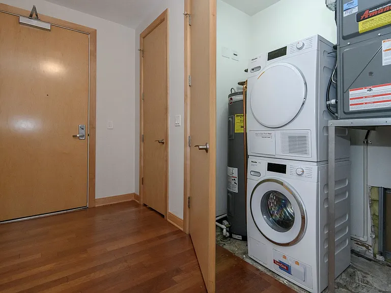 239 E Chicago St #307 — Photo 24