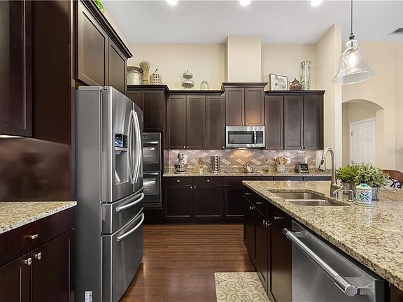 4th image of 19439 Whispering Brook Dr