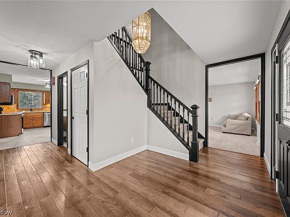 3rd image of 165 Valley Brook Blvd