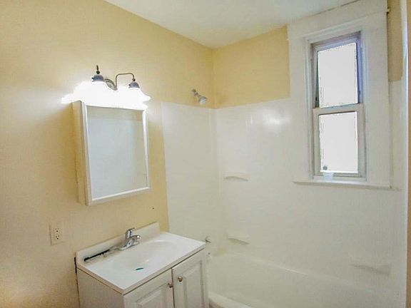 5th image of 5200 Ballman Ave APT 3