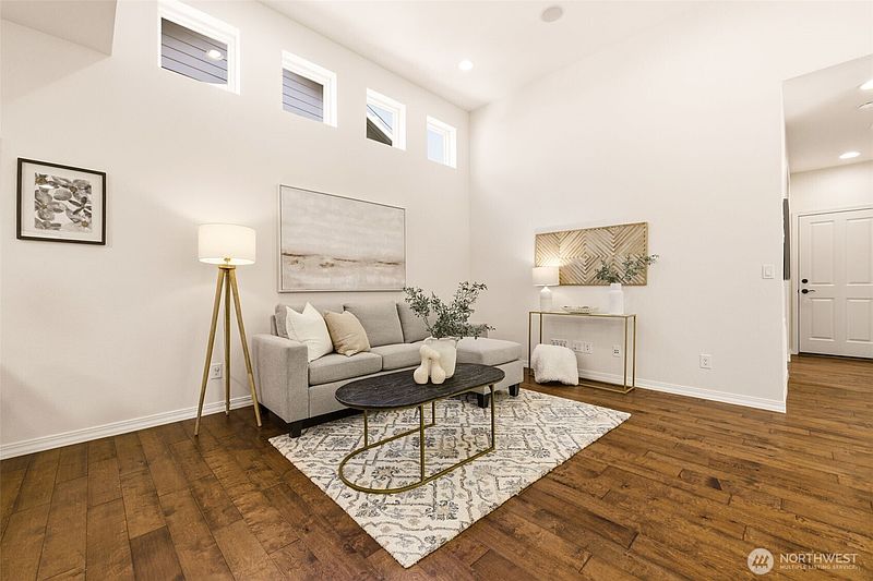5th image of 19210 143rd Street E