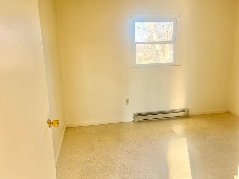 1022 E Irvine St #5 — Photo 2
