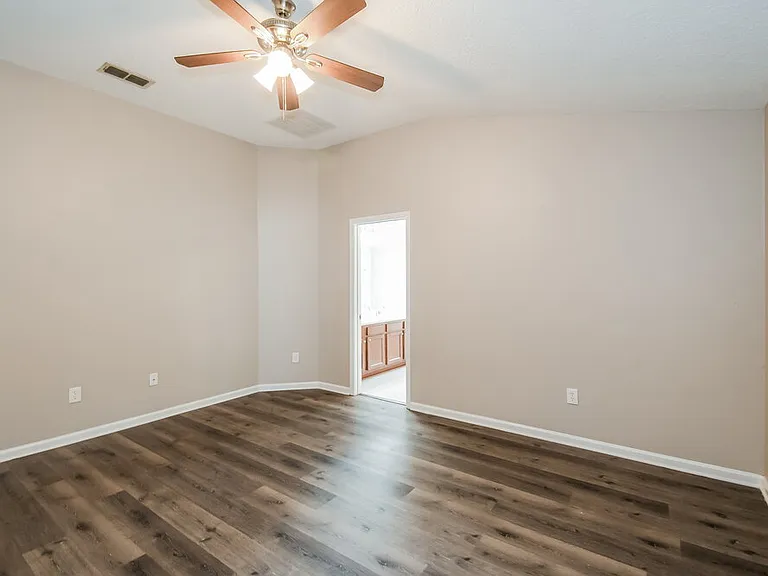 10304 Normanwood Ct — Photo 11