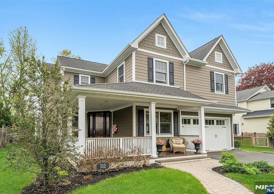 1st image of 512 Spring Ave