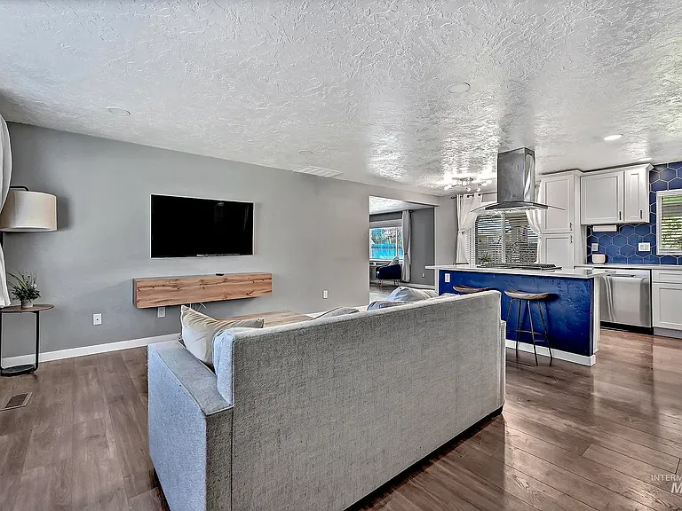 10818 W Marlinwood Dr — Photo 6