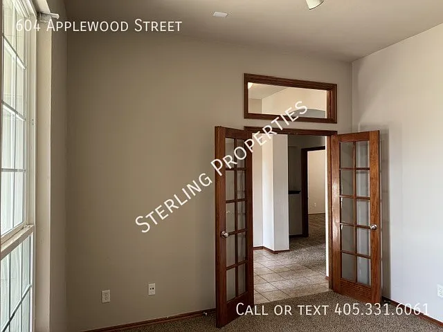 604 Applewood St — Photo 5