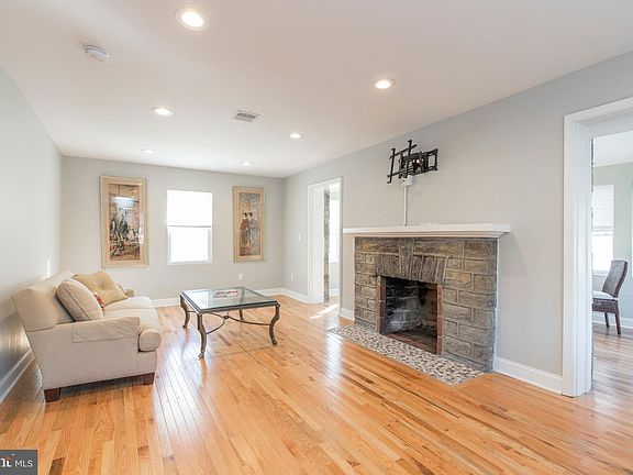 4th image of 719 Lindale Ave