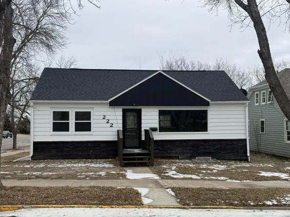 222 N Highland Ave, Pierre, SD 57501