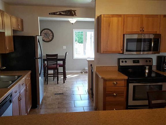 5th image of 2411 Mary Ave