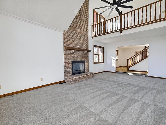 2nd image of 1346 N Old Worthington Rd