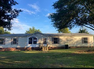101 Sydney Ln, Gray Court, SC 29645
