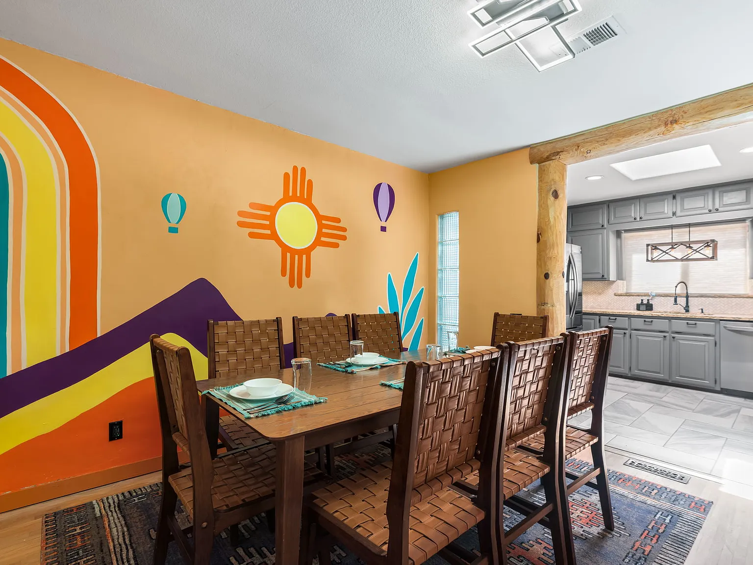 4 bed, 2567 sqft, $4,500 — Photo 3