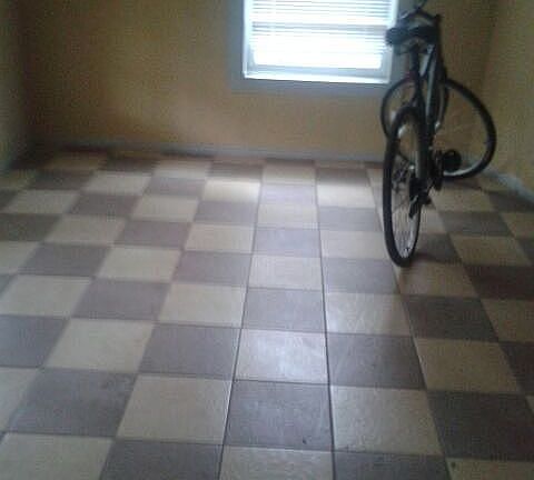 2nd image of 1420 W 22nd St