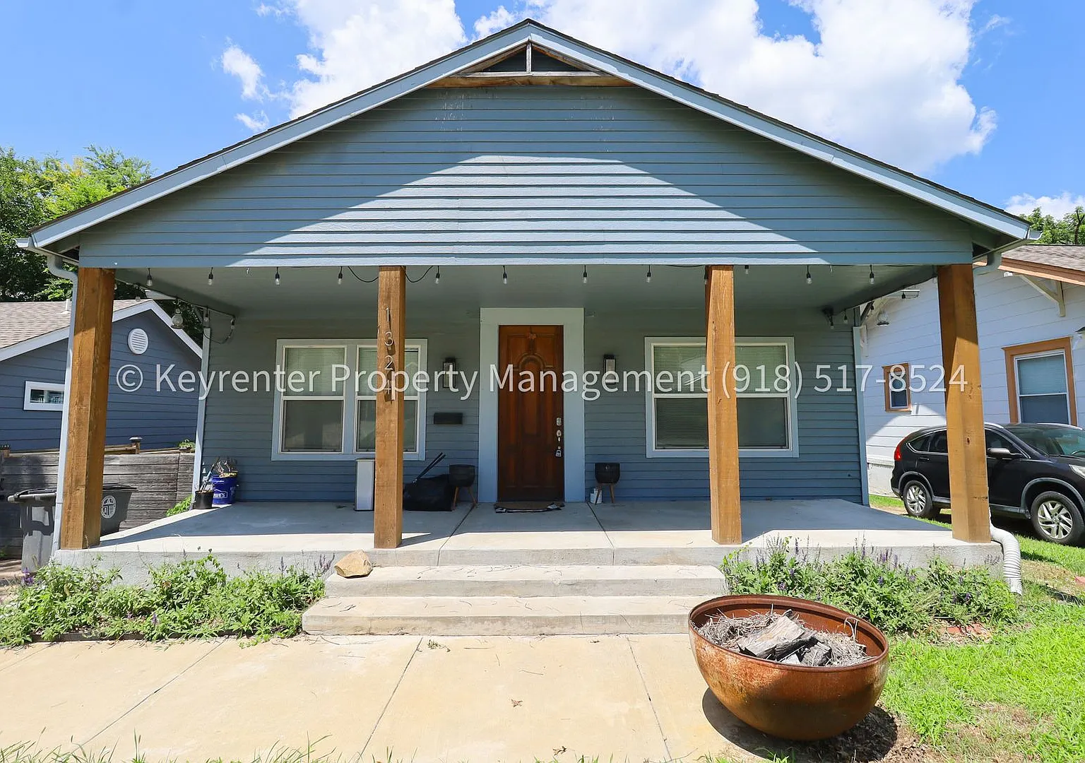 Charming 3 Bed, 2 Bath Bungalow Near Downtown Tulsa! — Photo 1