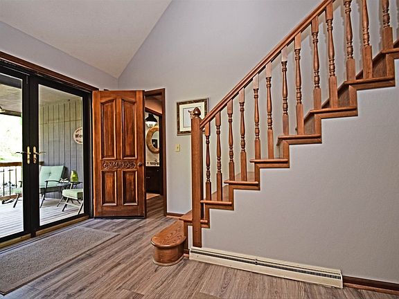 2nd image of 16429 Valley Trl