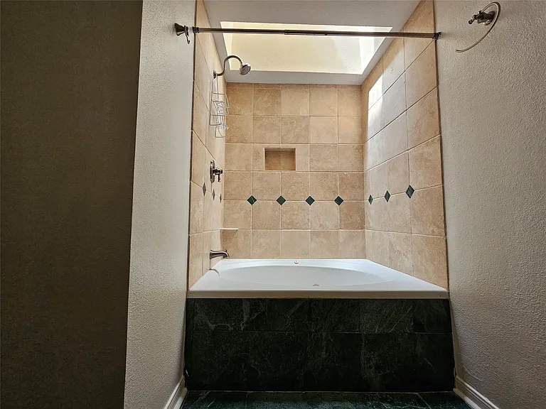 9800 Pagewood Ln #2404 — Photo 11