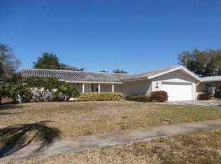 1200 Eden Isle Dr NE, Saint Petersburg, FL 33704