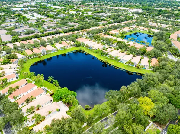 2048 Valencia Drive, Delray Beach, FL 33445