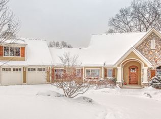 4366 S Oak Pointe Ct NE, Grand Rapids, MI 49525