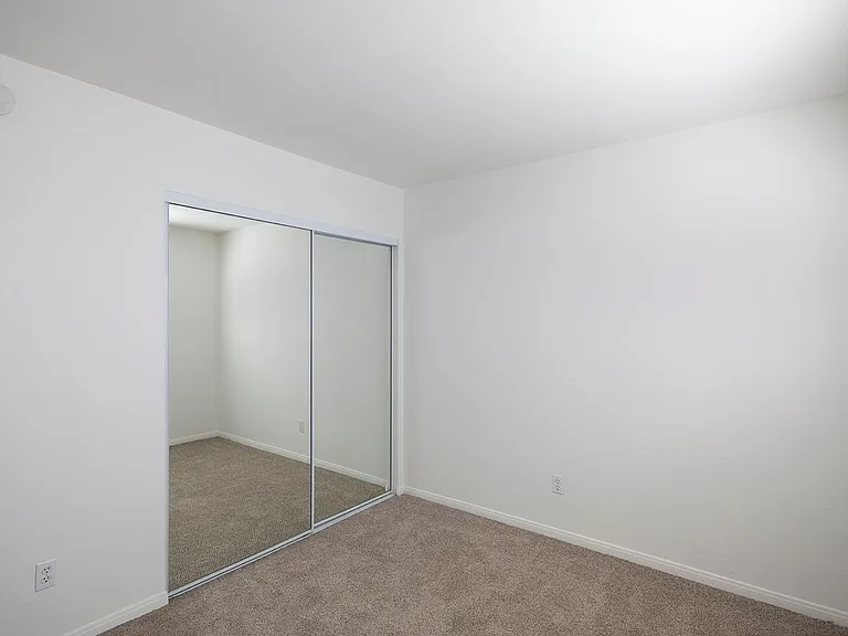 1075 Agate St #E — Photo 11