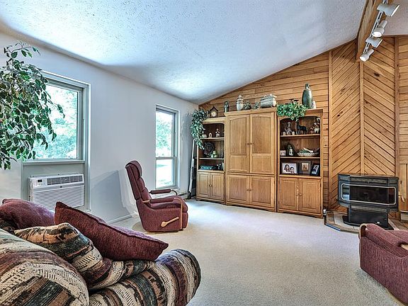 4th image of 23394 Brightwood Dr