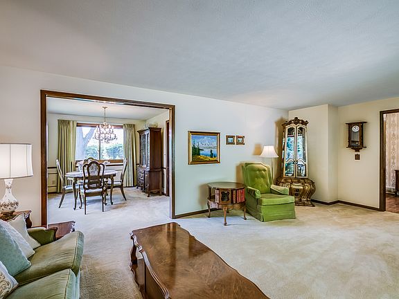 Living Room/Dining Room