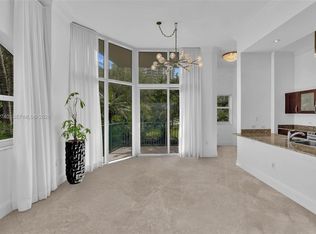 20000 Country Club Dr #110, Aventura, FL 33180