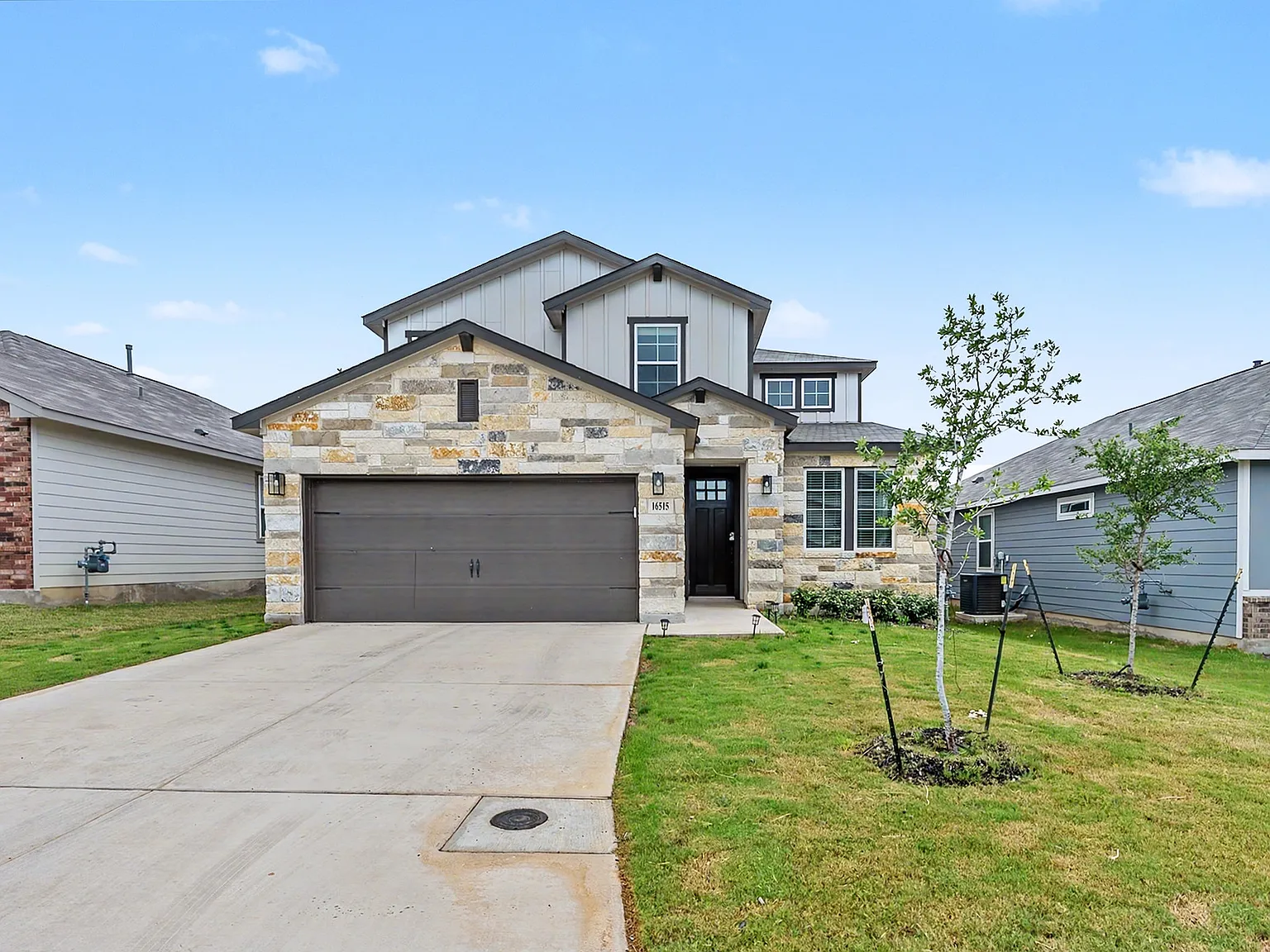 5 bed, 2770 sqft, $2,400 — Photo 2