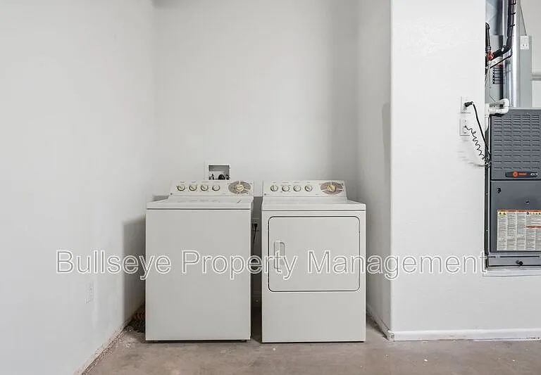 15893 W Arrowhead Dr — Photo 13