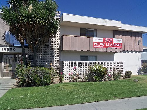 2nd image of 14800 S Berendo Ave APT 17