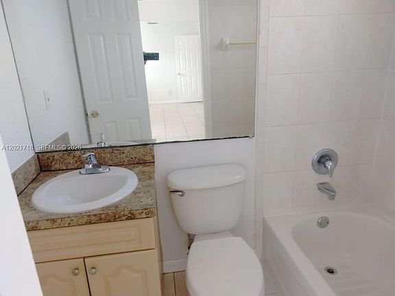 4th image of 1021 W 2nd St