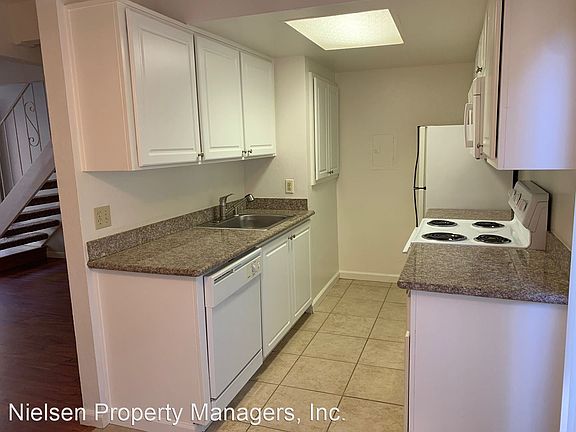 5th image of 2710 C St APT 4