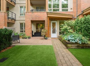2601 Whiteley Ct #112, North Vancouver, BC V7J 2R7
