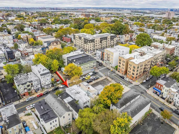 628 Bramhall Avenue image 9 of 39