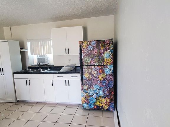 4th image of 2604 S Central Ave #0