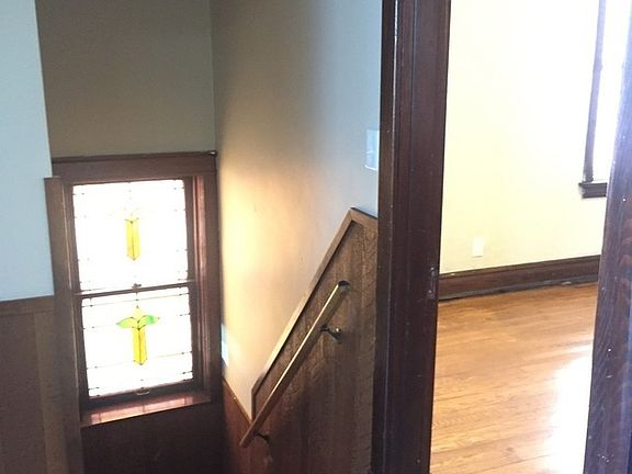 3rd image of 3512A Magnolia Ave