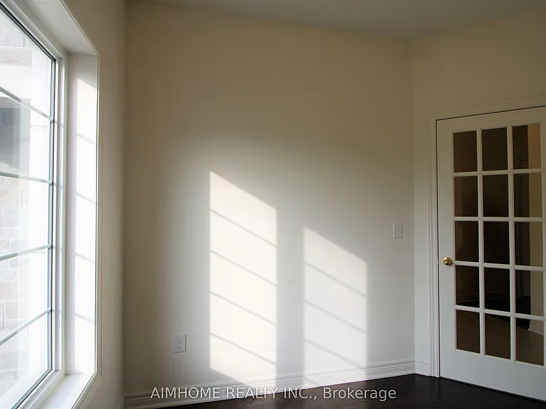 38 Foxberry Rd — Photo 7